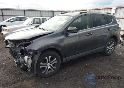 2017 Toyota Rav4 Le z USA, uszkodzony, nr VIN JTMBFREV5HJ712431